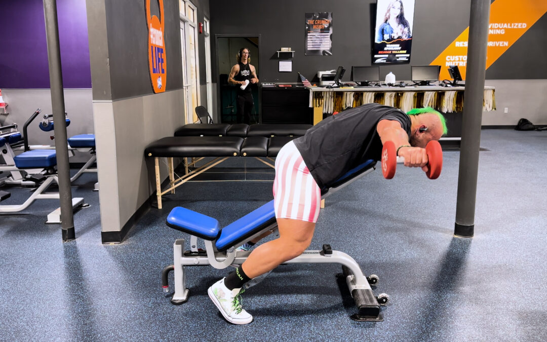 John exercises rear delts